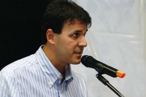 O prefeito João Filho responde por improbidade administrativa