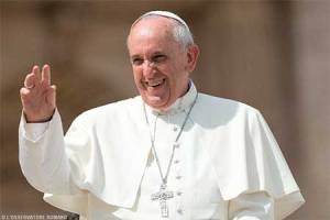Papa Francisco sobrevoa o país e envia saudações aos brasileiros. 